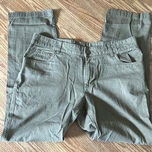 Columbia men’s size 36x32 olive green flat front light weight pants